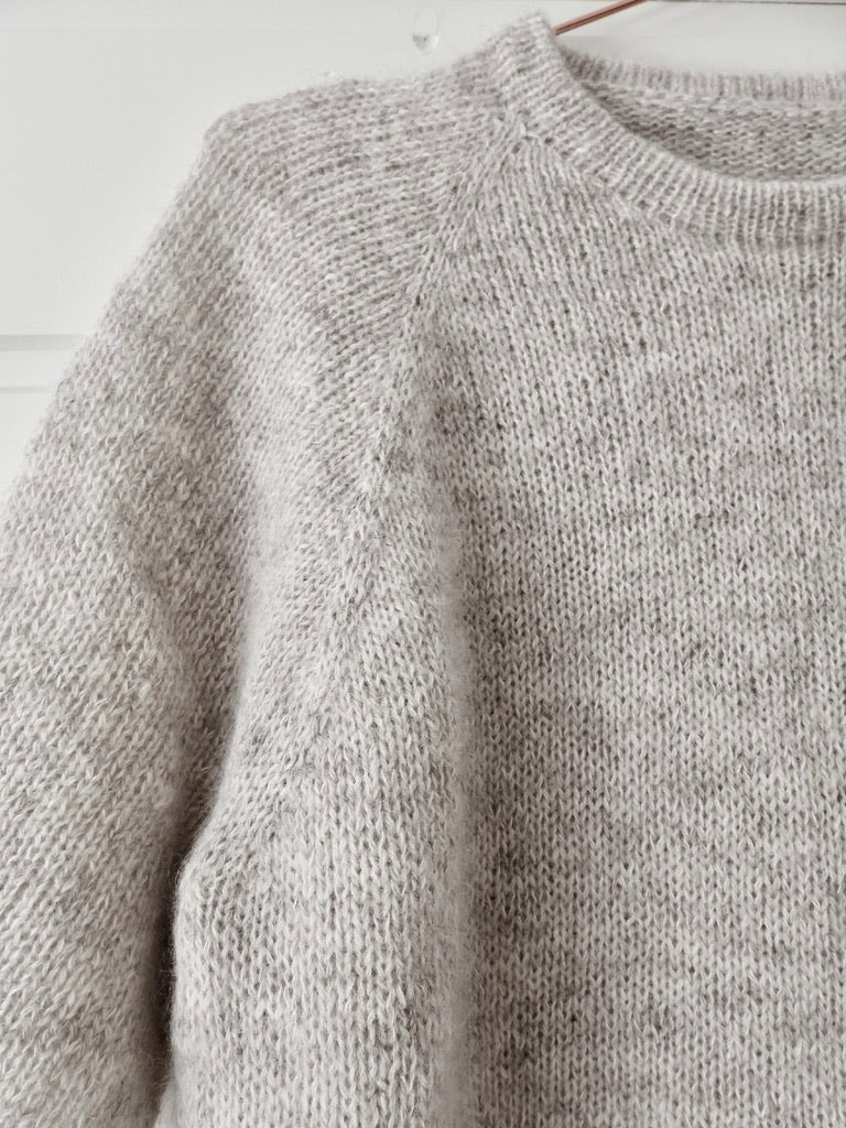 THE LILY TEE - ENGLISH