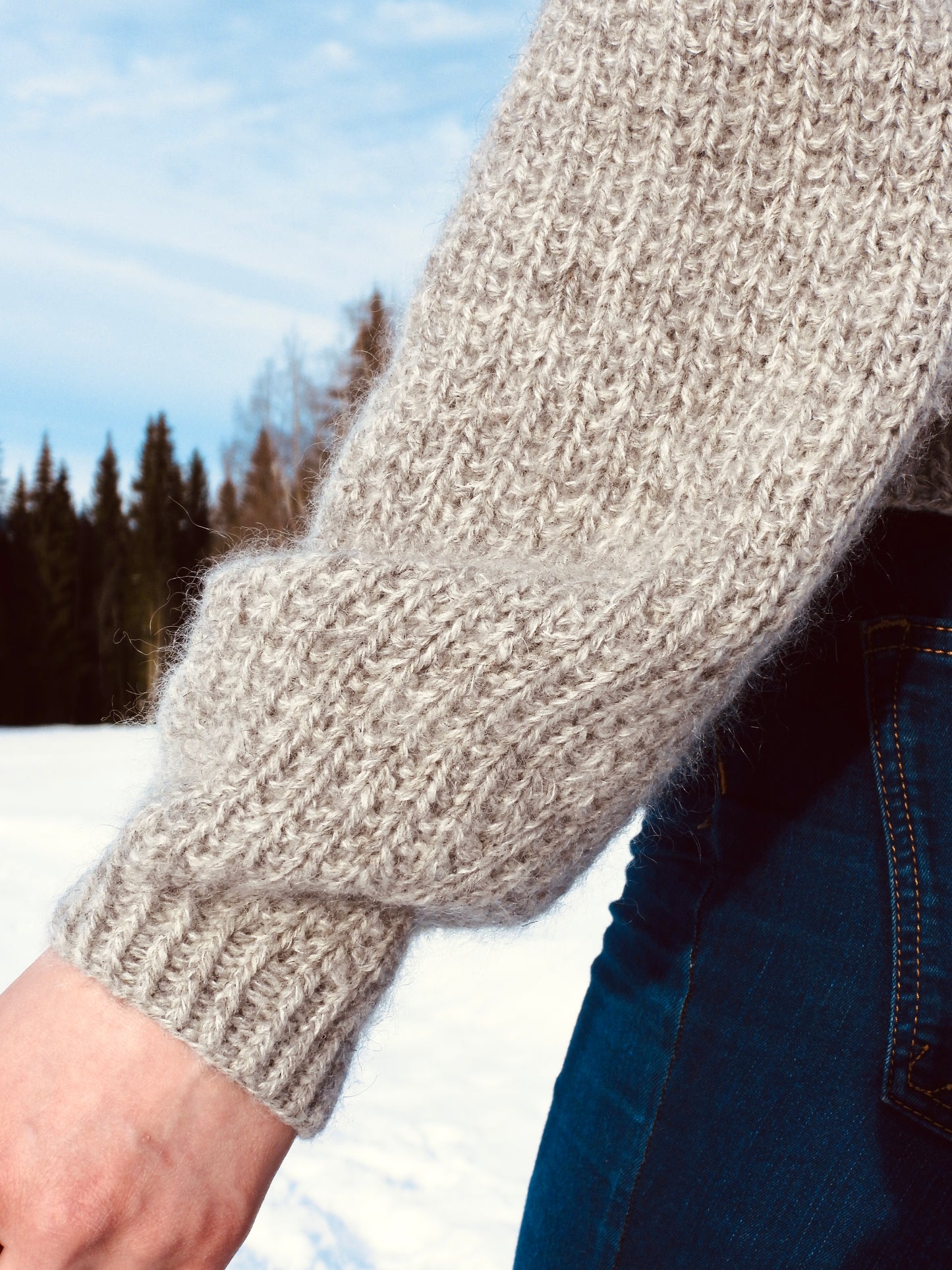 THE IRIS SWEATER - ENGLISH