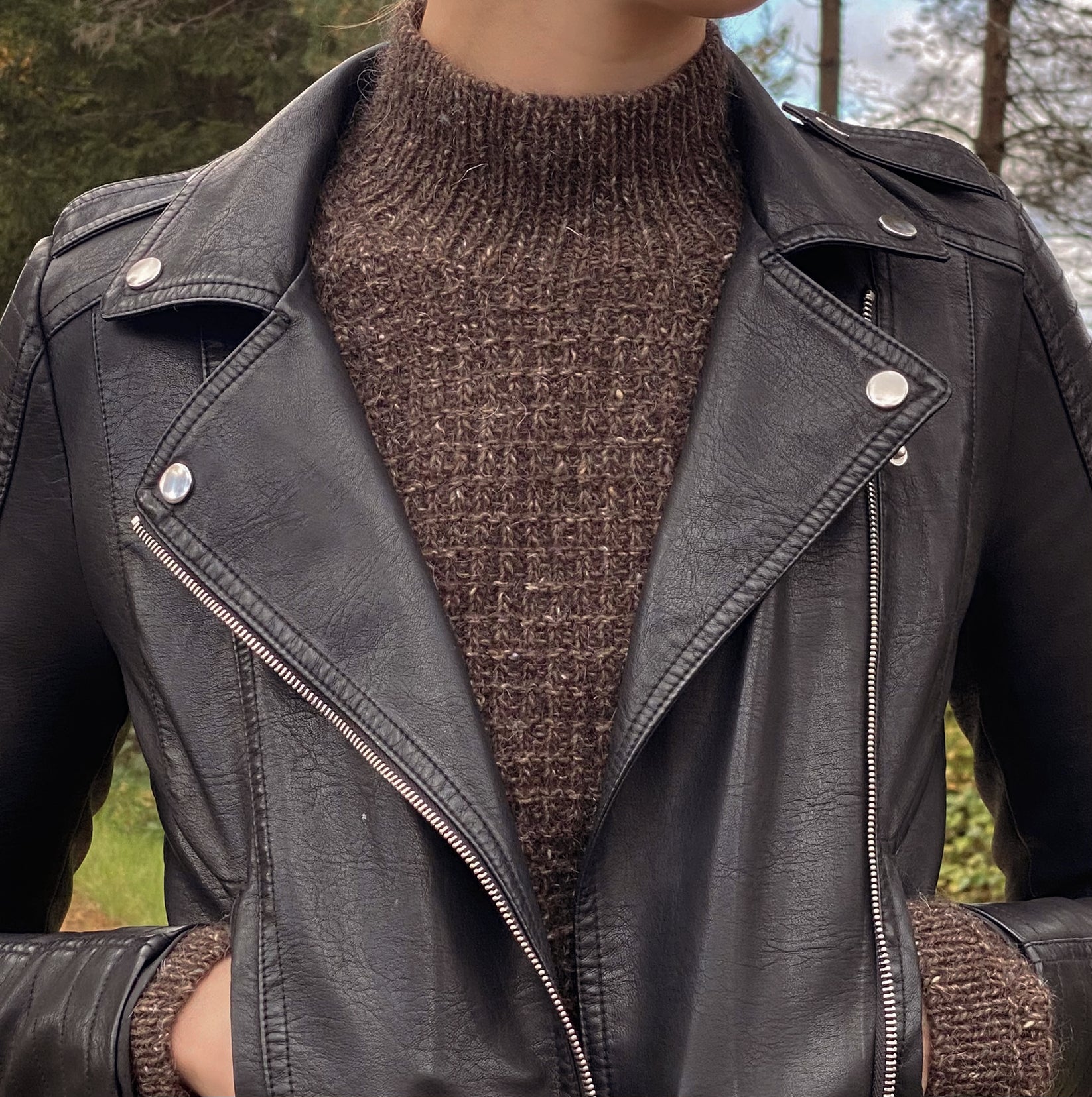 Sage 4100 Crew Neck Crop Sweater